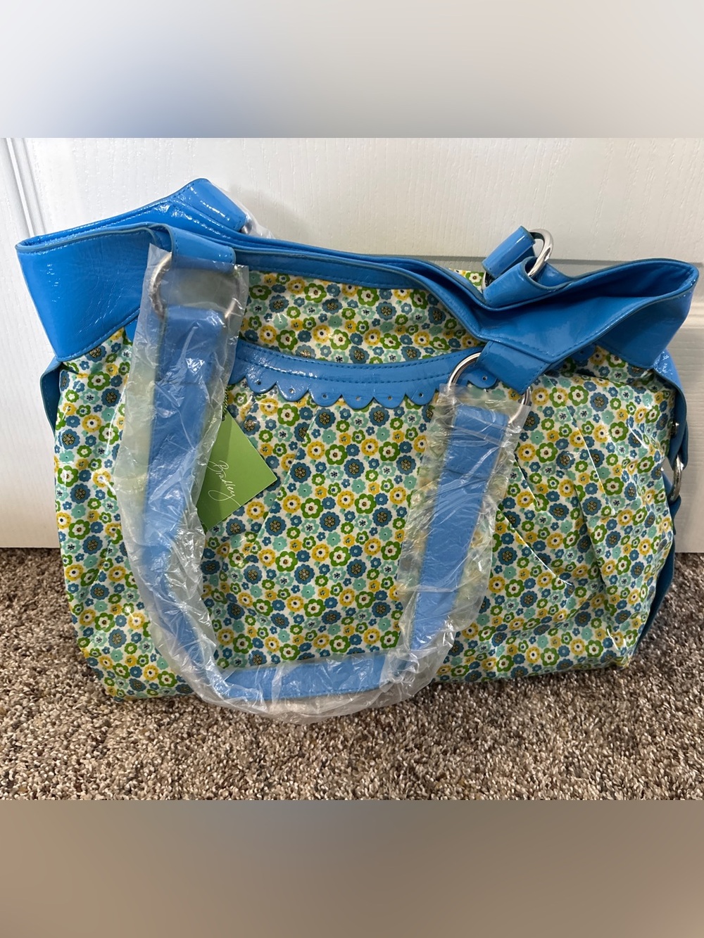 NEW WITH TAGS Vera Bradley Vinyl Bridge Tote in English Meadow